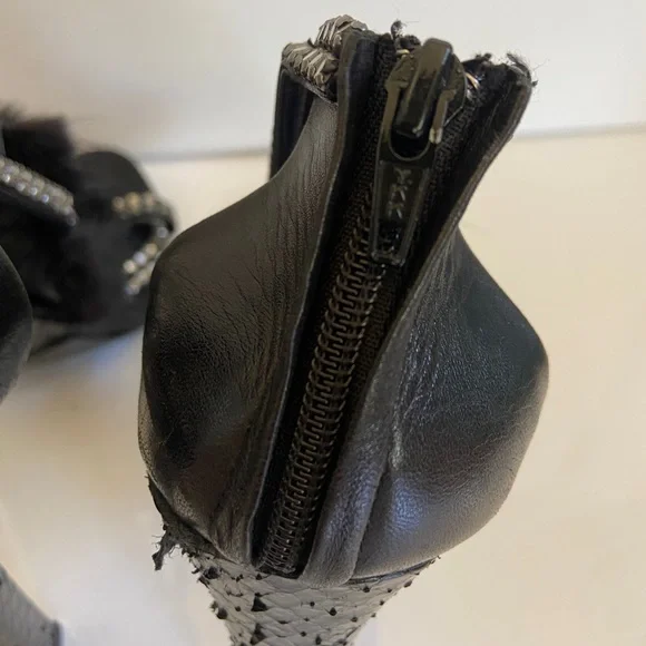 Gucci Black Leather & Rabbit Fur High Heels - Picture 11 of 13